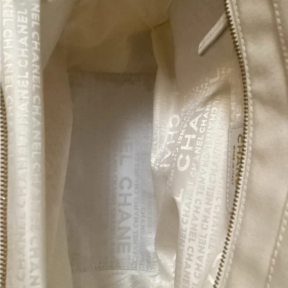 Chanel marshmallow tote. - Picture 7 of 12